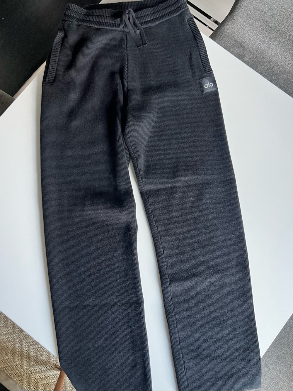 Alo Scholar Sweatpant - Picture 2 of 9